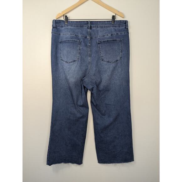 Universal Standard High Rise Raw Hem Wide Leg Jean (Altered) - Picture 4 of 7